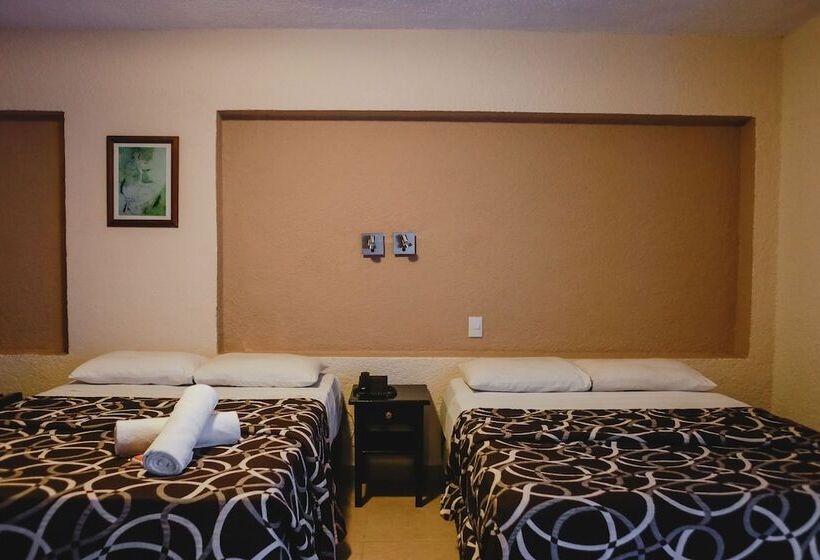 חדר סטנדרט לשלושה, Colon Merida