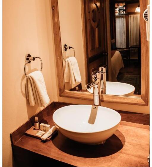 غرفه قياسيه سريرين مزدوجين, Diego De Mazariegos