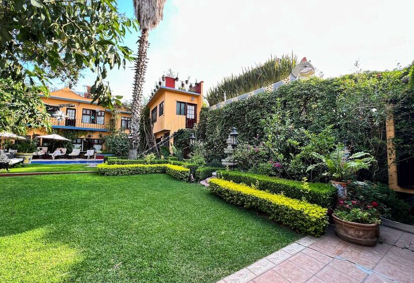 スイート, Hacienda De Las Flores