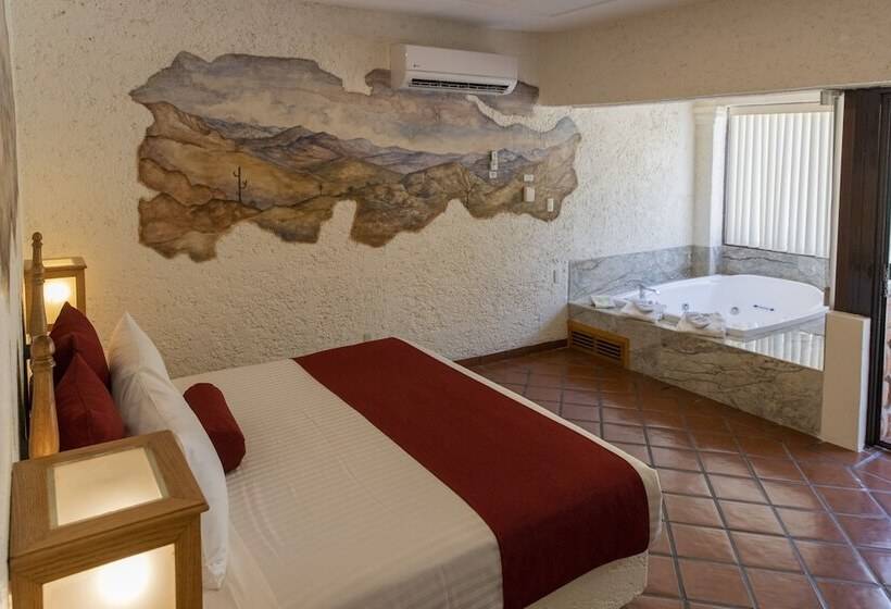 带按摩浴盆的套房, Hosteria Las Quintas Hotel Restaurante Bar