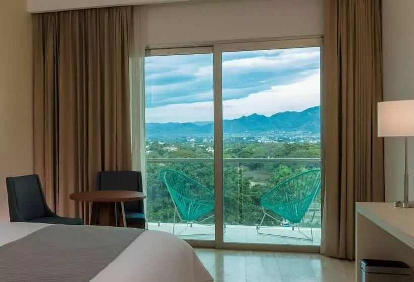 Deluxe Room Mountain View, Krystal® Puerto Vallarta