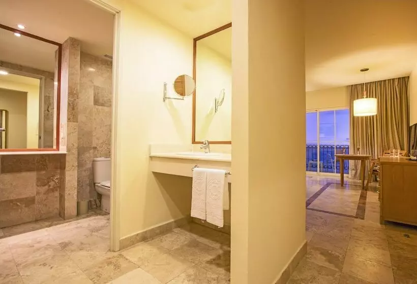 اتاق استاندارد با چشم‌انداز دریا, Krystal® Puerto Vallarta