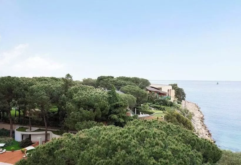 اتاق لوکس با چشم‌انداز دریا, Le Méridien Beach Plaza