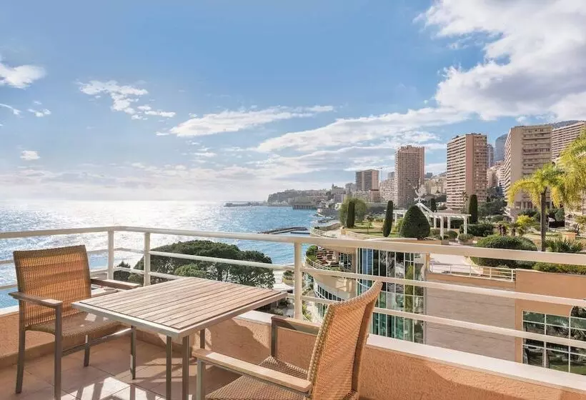 اتاق لوکس با چشم‌انداز دریا, Le Méridien Beach Plaza