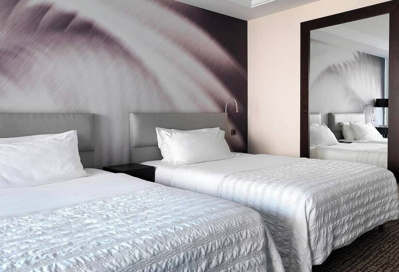 اتاق لوکس با چشمانداز دریا, Le Méridien Beach Plaza