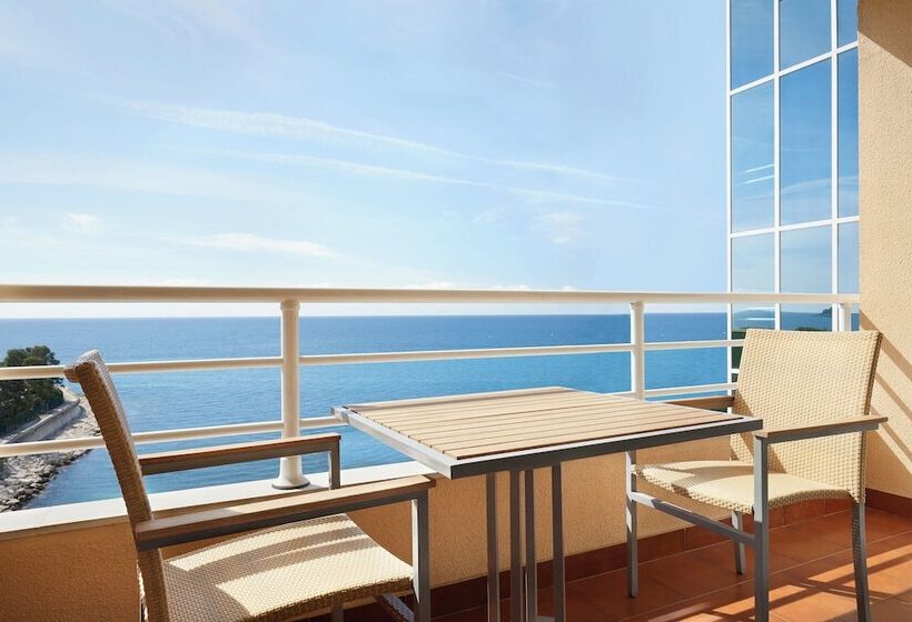 اتاق لوکس با بالکن و چشمانداز دریا, Le Méridien Beach Plaza