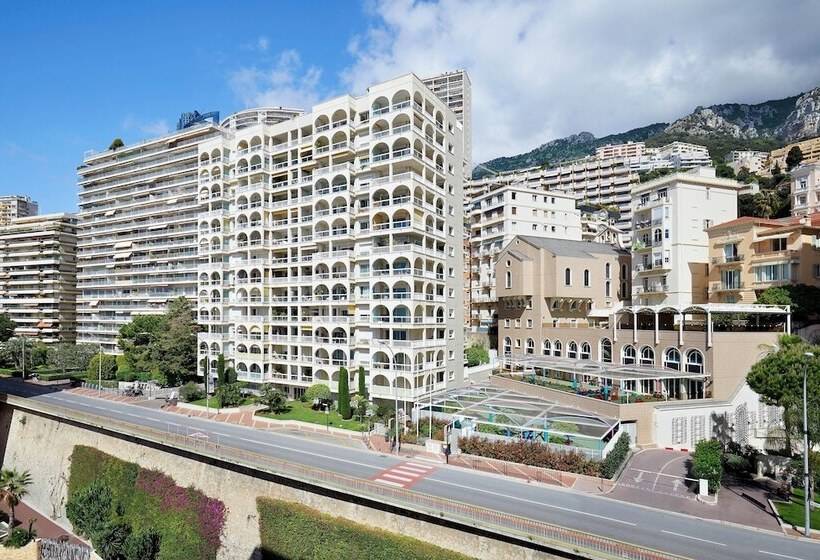 اتاق اجرایی, Le Méridien Beach Plaza