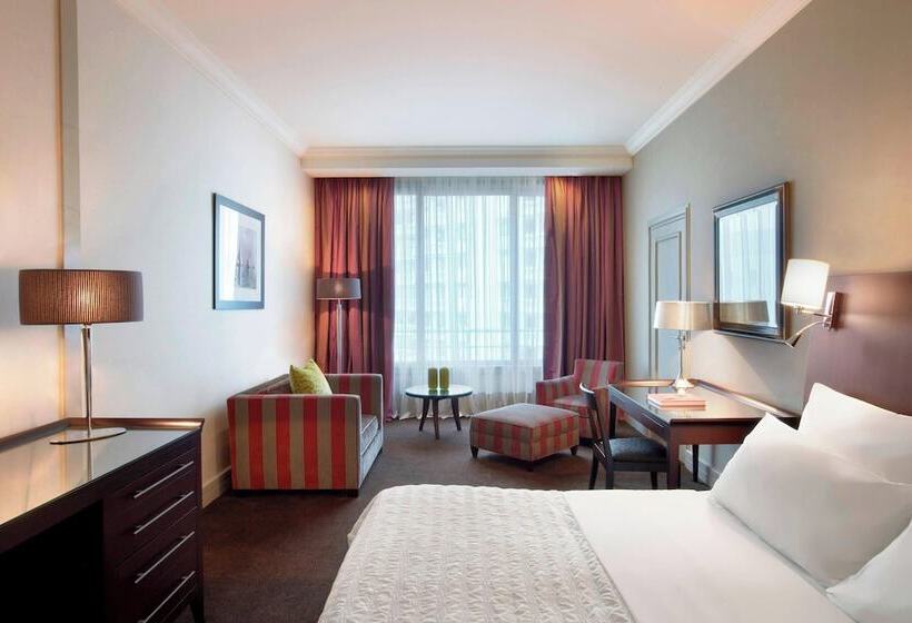 اتاق اجرایی, Le Méridien Beach Plaza