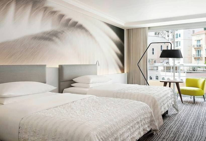 اتاق اجرایی, Le Méridien Beach Plaza