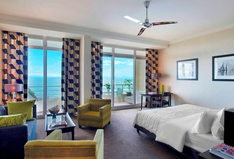 سوییت جونیور با چشمانداز دریا, Le Méridien Beach Plaza