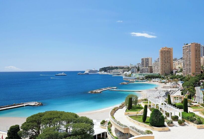 اتاق اجرایی, Le Méridien Beach Plaza