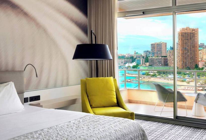 اتاق اجرایی, Le Méridien Beach Plaza