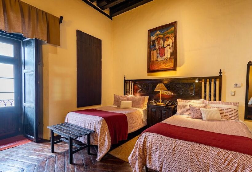 غرفة قياسية, Mansion Iturbe