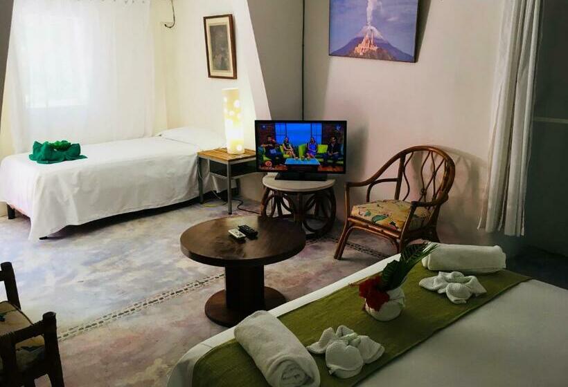 غرفة قياسية, Maria S Kan Kin