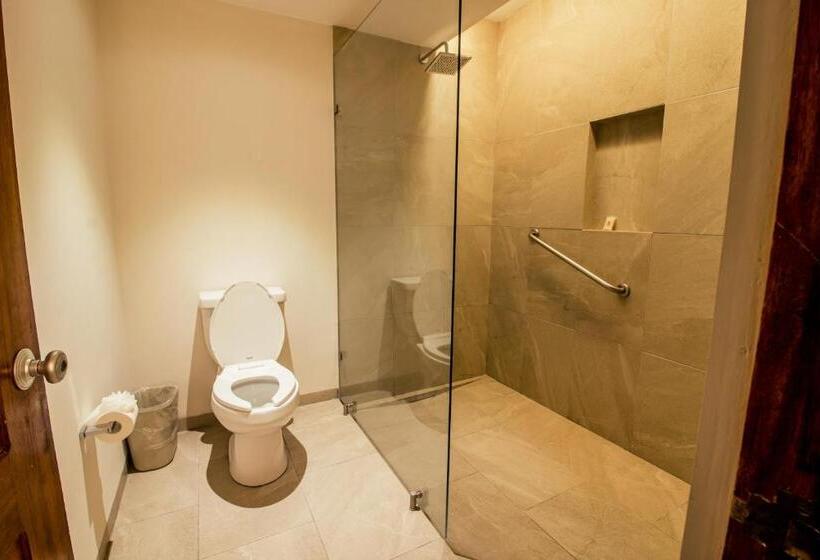 جناح جونيور, Mision De Los Angeles