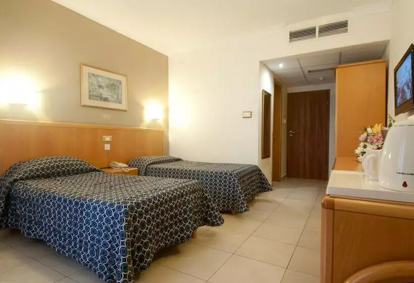 اتاق استاندارد با چشم‌انداز دریا, Qawra Palace Resort & Spa
