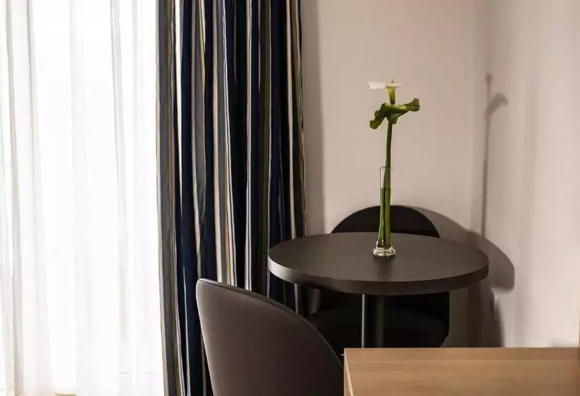 اتاق استاندارد با چشم‌انداز دریا, Qawra Palace Resort & Spa