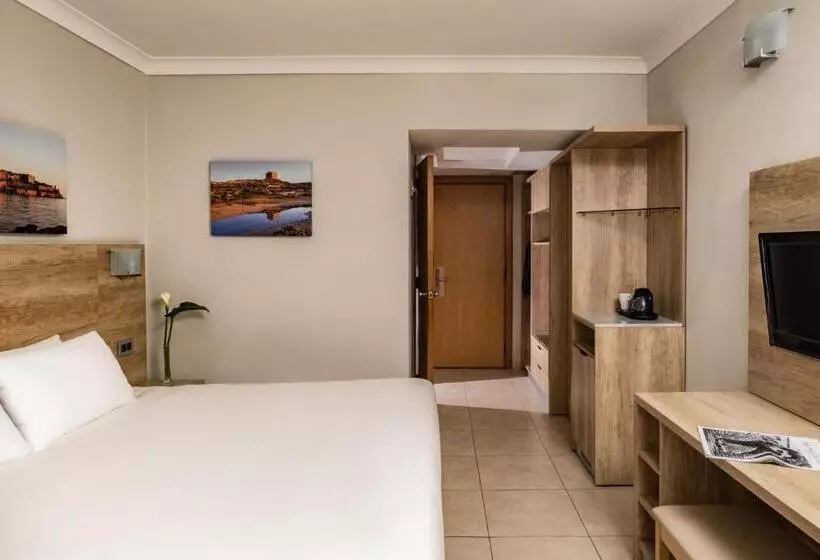 اتاق اساندارد با چشم‌انداز جانبی به دریا, Qawra Palace Resort & Spa