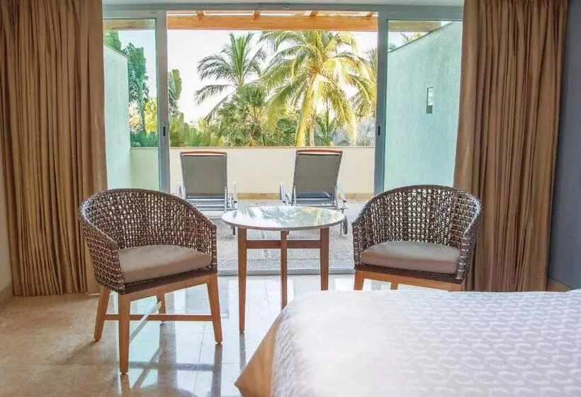 キングサイズベッドのクラブルーム, Sheraton Buganvilias Resort & Convention Center