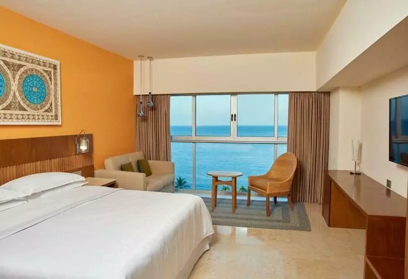 キングサイズベッドのクラブルーム, Sheraton Buganvilias Resort & Convention Center