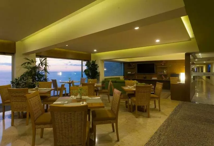 キングサイズベッドのクラブルーム, Sheraton Buganvilias Resort & Convention Center