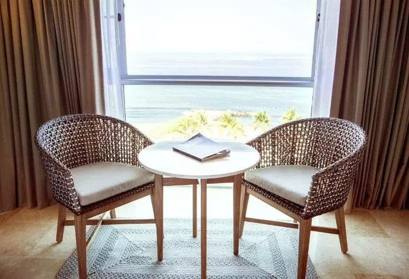 キングサイズベッドのデラックスルーム, Sheraton Buganvilias Resort & Convention Center