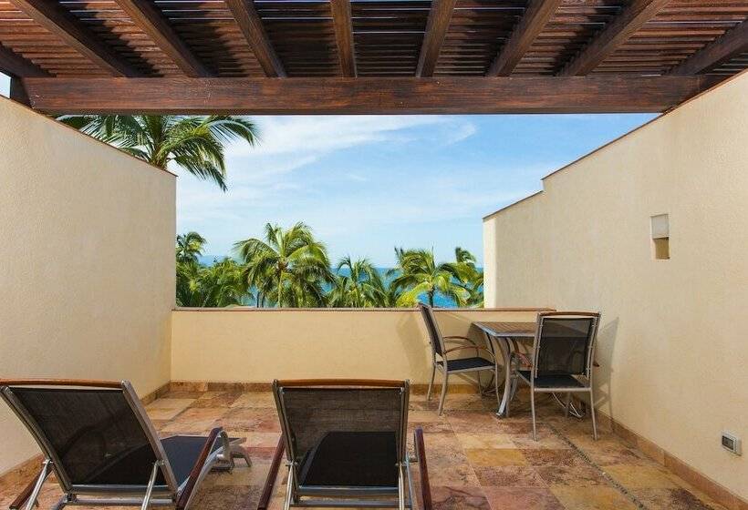 Quarto deluxe vista mar, Sheraton Buganvilias Resort & Convention Center