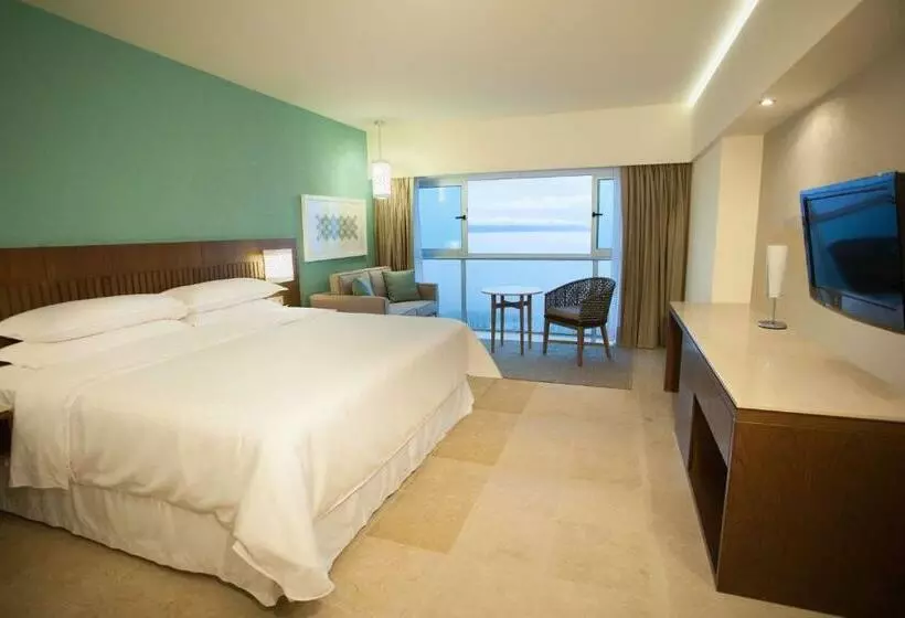 キングサイズベッド、ビュー付きデラックスルーム, Sheraton Buganvilias Resort & Convention Center