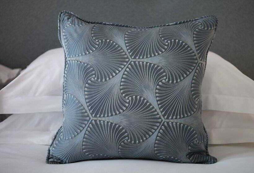 سوییت, The Phoenicia Malta