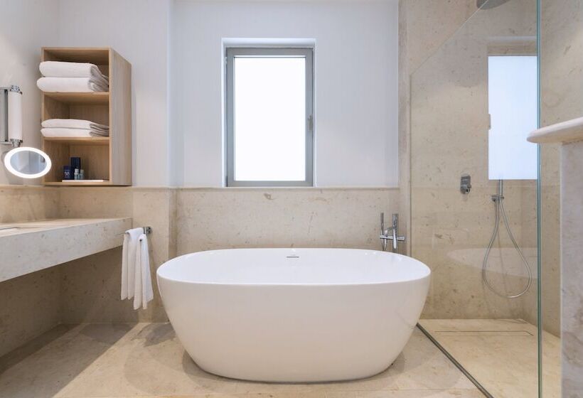 سوییت, The Phoenicia Malta