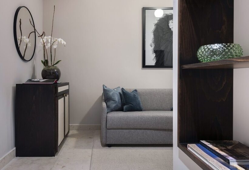 سوییت, The Phoenicia Malta