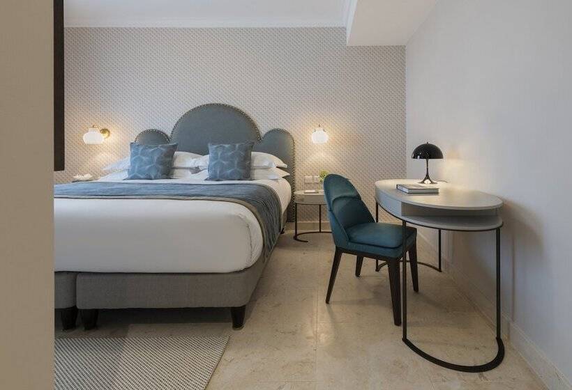 سوییت, The Phoenicia Malta