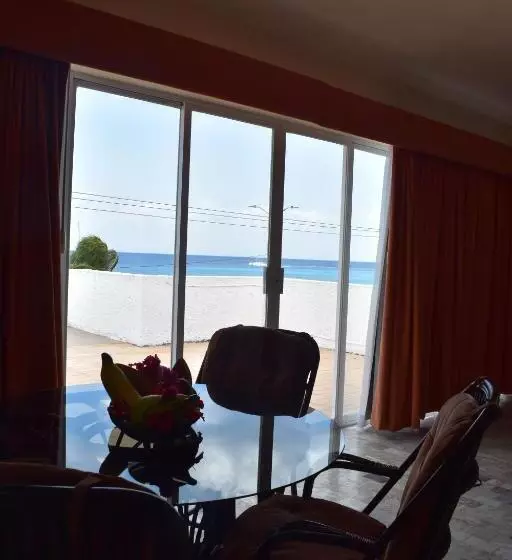 سوئیت جونیور با تراس, Villablanca Garden Beach