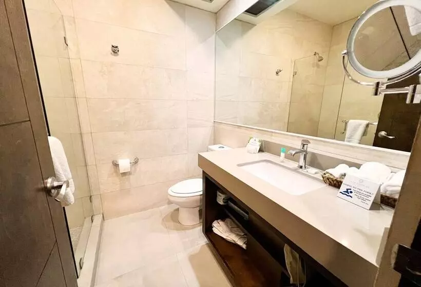 استودیوی سوپریور, San Nicolas Hotel Casino