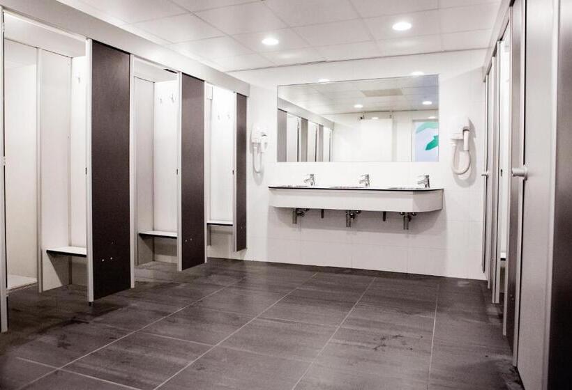 浴室共有スタンダード４人用ルーム, The Flying Pig Downtown