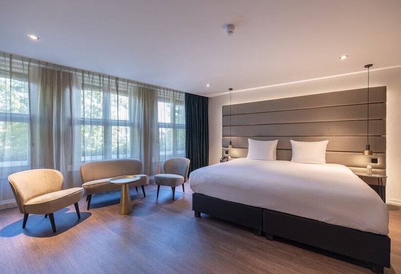 주니어 스위트, Boutique Hotel Corona