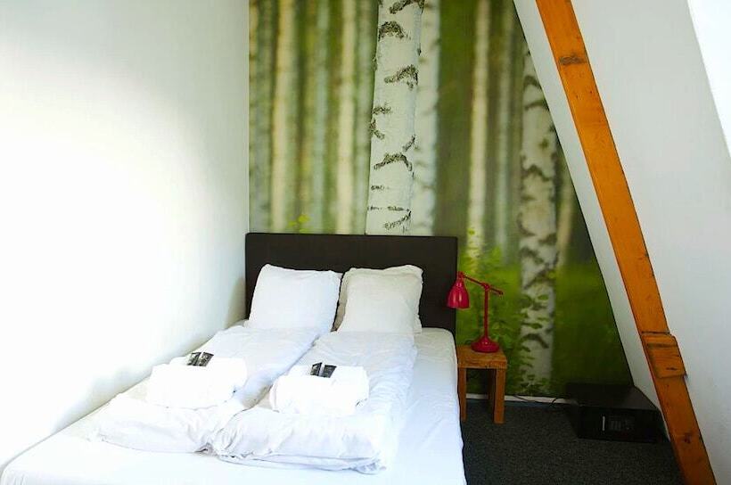 スタンダードルーム, The Flying Pig Downtown