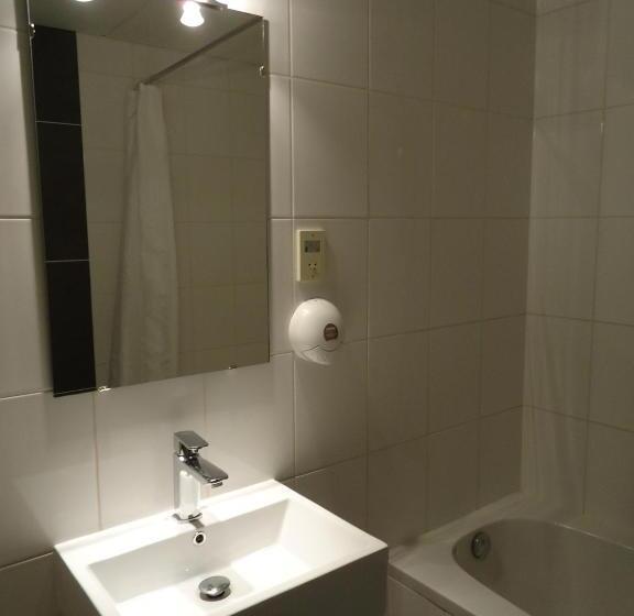 标准单人间, Café Restaurant De Posthoorn