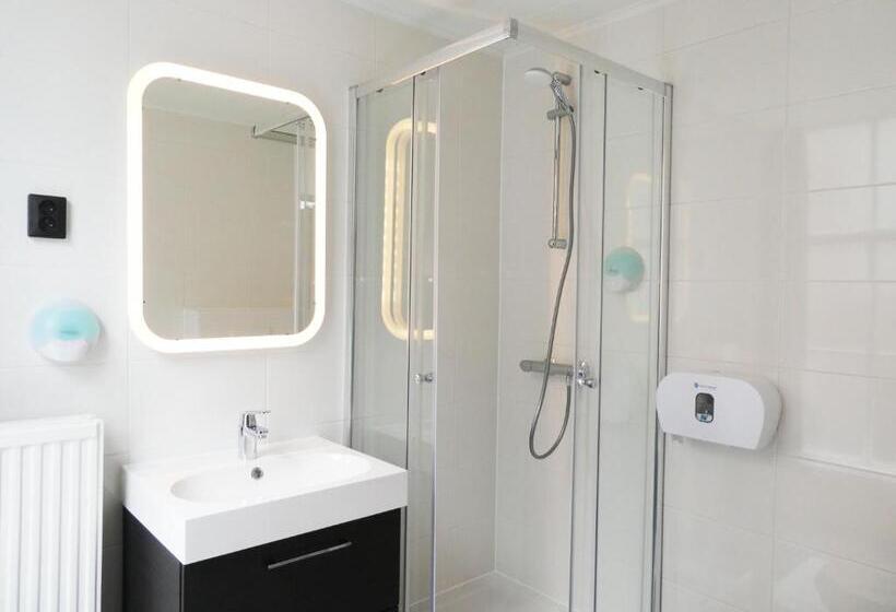 标准单人间, Café Restaurant De Posthoorn