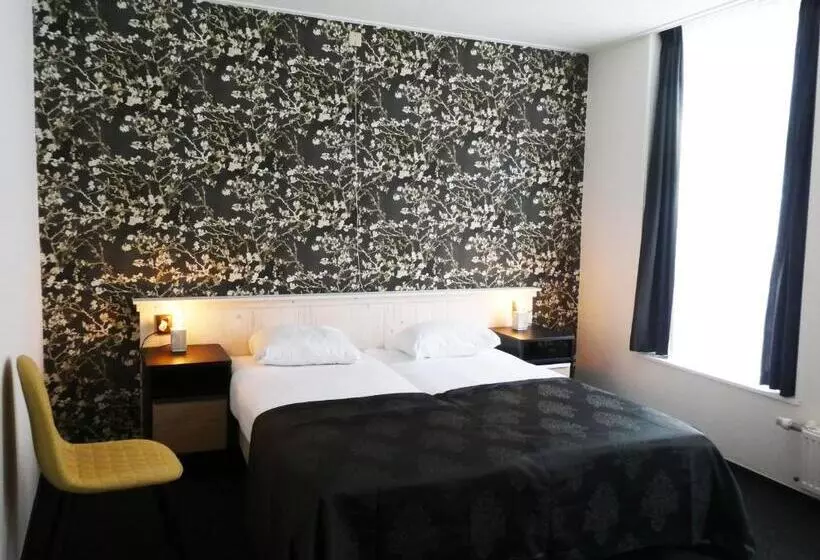 Standard Single Room, Café Restaurant De Posthoorn