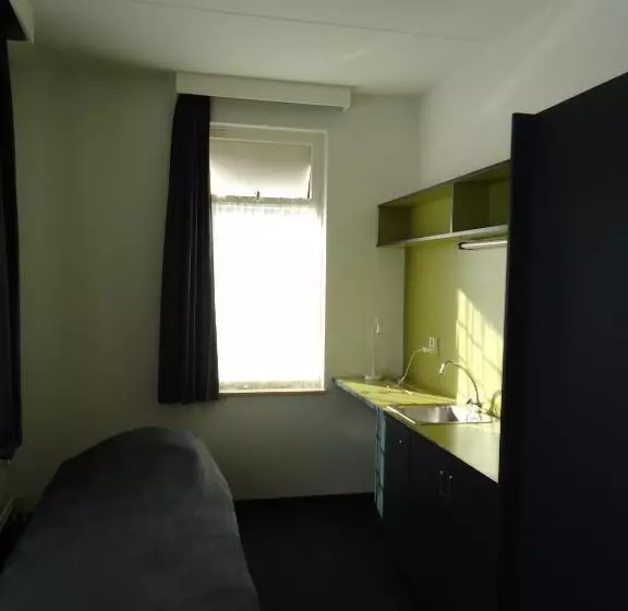Standard Triple Room, Café Restaurant De Posthoorn