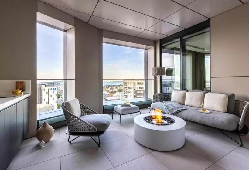 سوئیت کلاب, Cordis, Auckland By Langham Hospitality Group