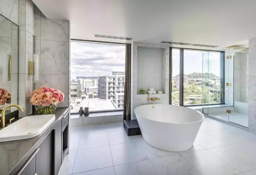 سوئیت کلاب, Cordis, Auckland By Langham Hospitality Group