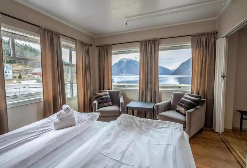 コンフォートルーム, Dragsvik Fjord