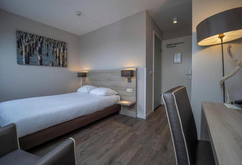 Номер Basic, Fletcher Zuiderduin Beach