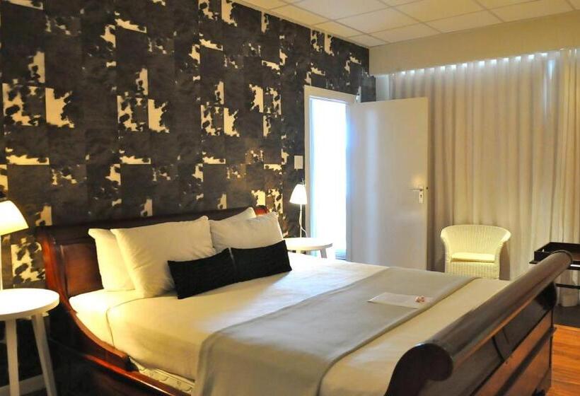 سوییت اجرایی, Holland House Beach