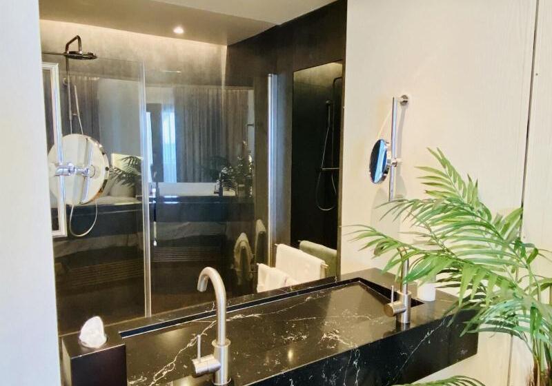 سوییت اجرایی, Holland House Beach