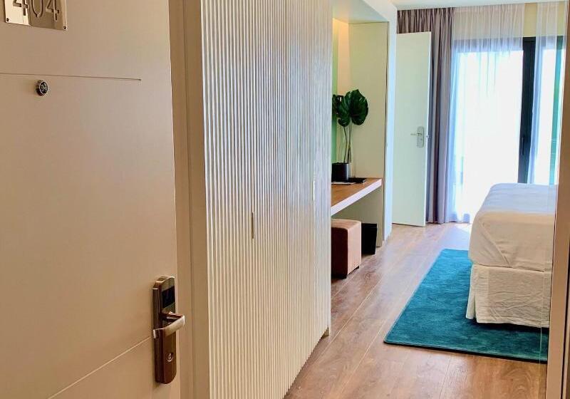 سوییت اجرایی, Holland House Beach