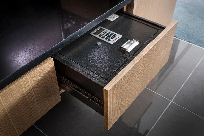 Номер Стандарт, M Social Auckland