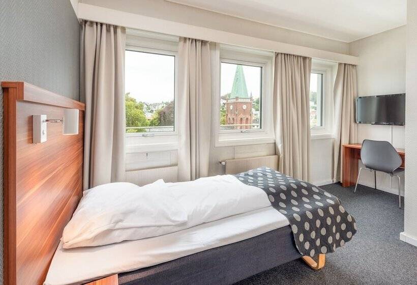 غرفة قياسية, Sverre